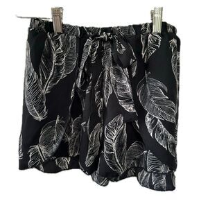 Luz Junior's All Over Feathers Faux Wrap Flutter Front Tie Pull On Shorts